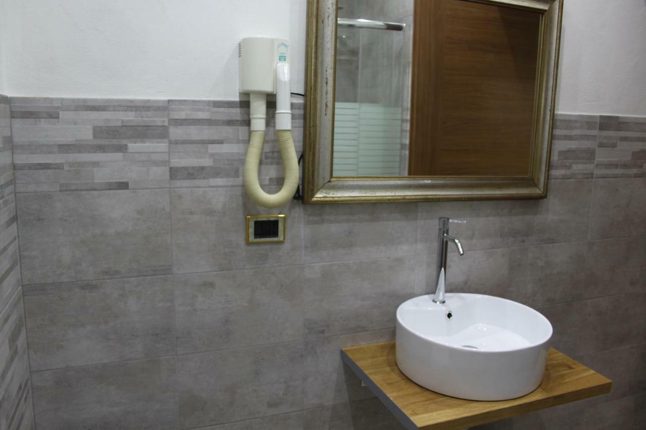 Ferienwohnung Loft Con Giardino In Zona Appia Antica Rom Exterior foto